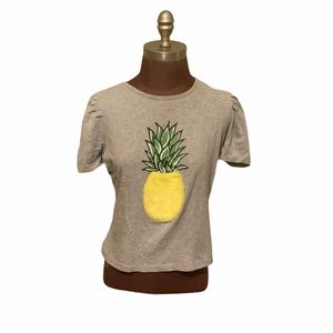 Sale‼️Romeo + Juliet couture pineapple shirt